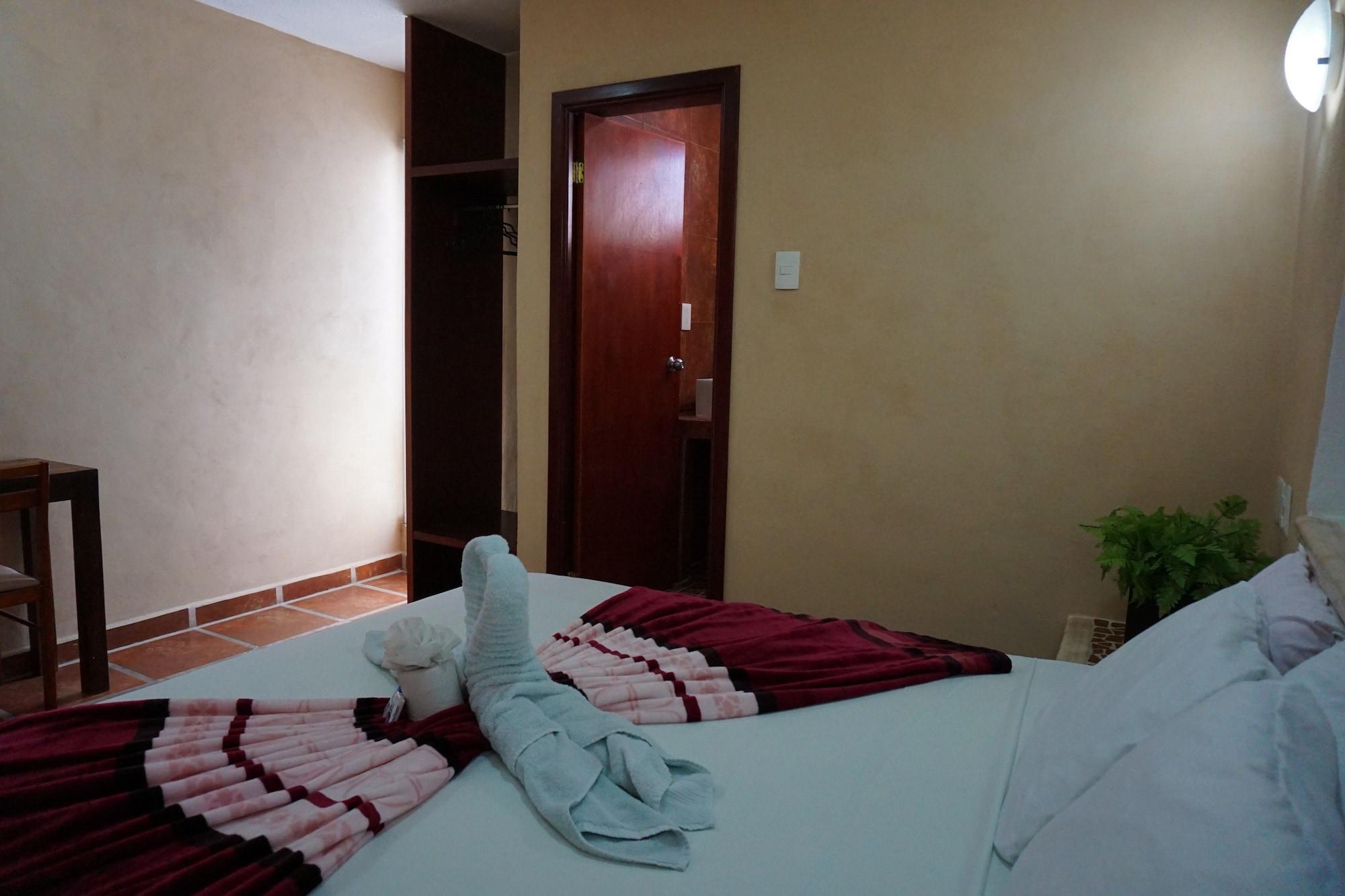 צ'טומאל Hotel Real Azteca מראה חיצוני תמונה