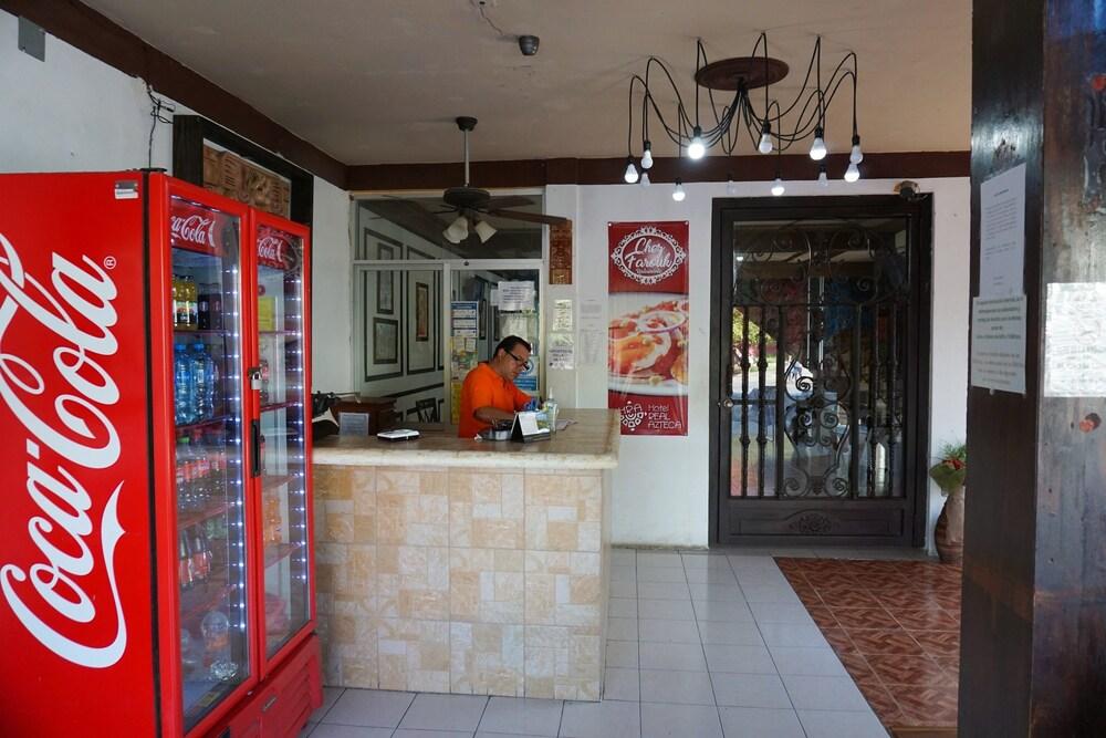 צ'טומאל Hotel Real Azteca מראה חיצוני תמונה