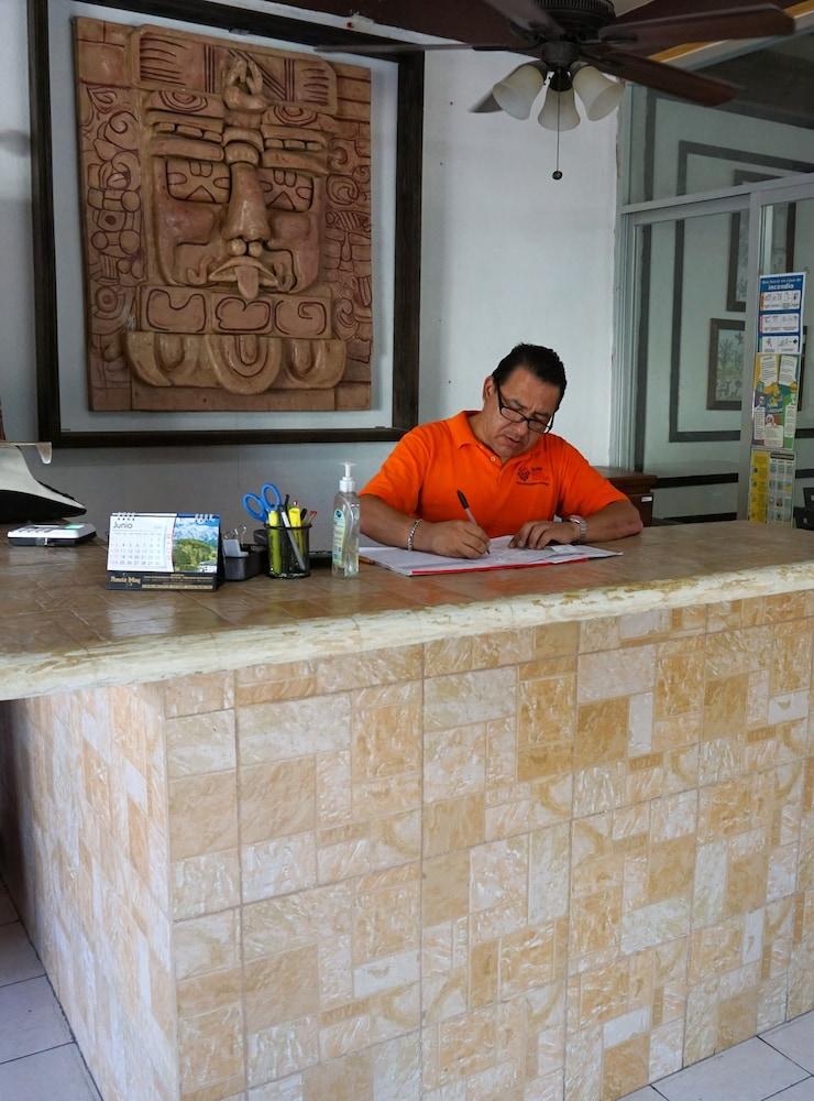 צ'טומאל Hotel Real Azteca מראה חיצוני תמונה