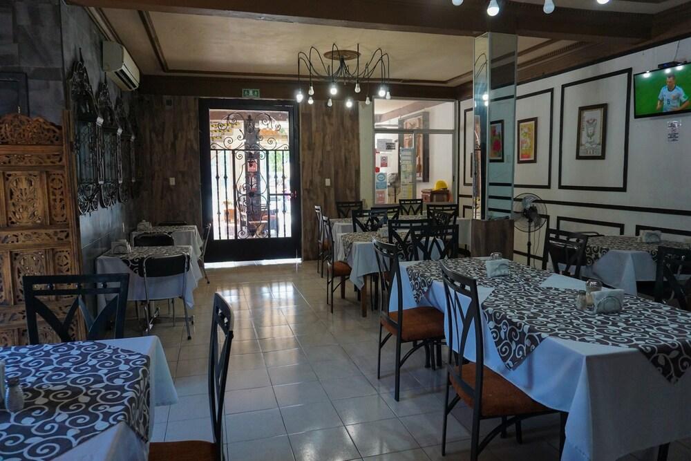 צ'טומאל Hotel Real Azteca מראה חיצוני תמונה